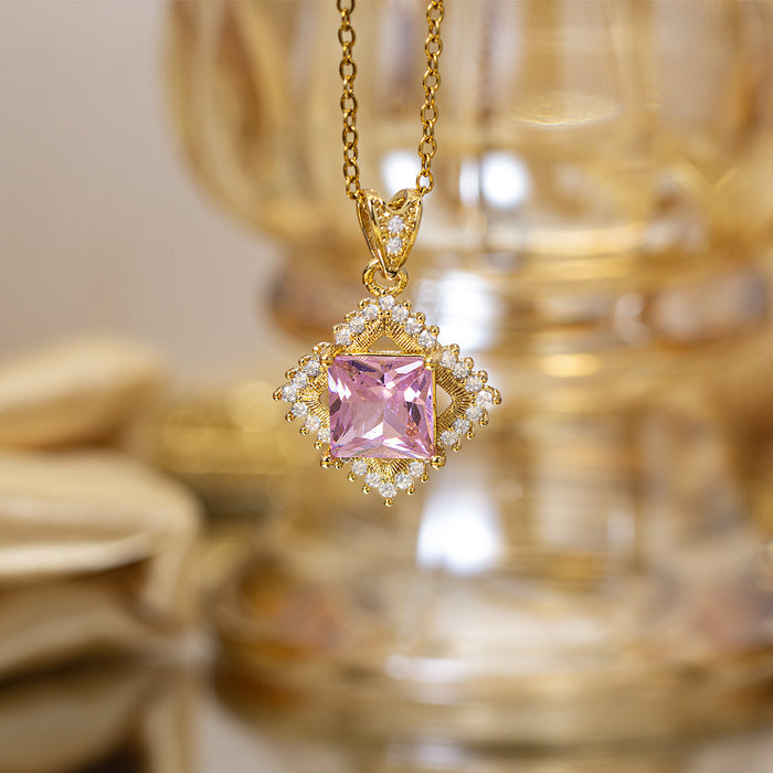 Wholesale Four-Leaf Clover Necklace Women' s Micro-Inlaid Gold Electroplated Pendant