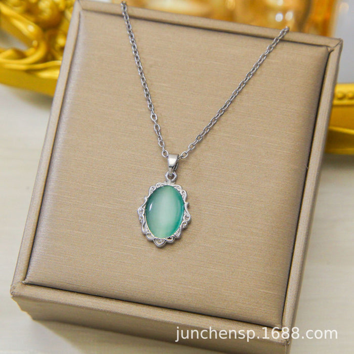 Wholesale Vintage light luxury lace, cat's eye stone, titanium steel that does not fade, light luxury, elegant and high-end necklace