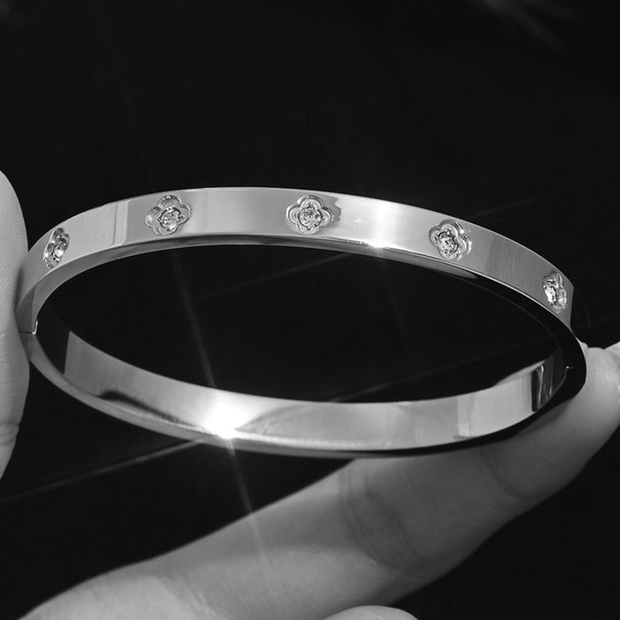 Wholesale Titanium Steel 18K Gold Plated Four Leaf Clover Zircon Stacked Bracelet Elegant Women S Fashion Jewelry Accessory
