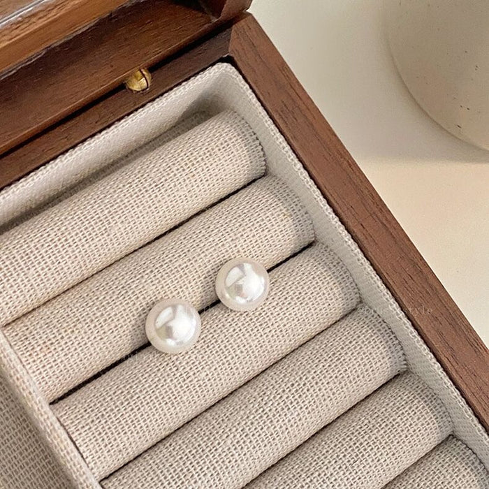 Wholesale Silver needle pearl earrings, new minimalist style earrings, light luxury earrings