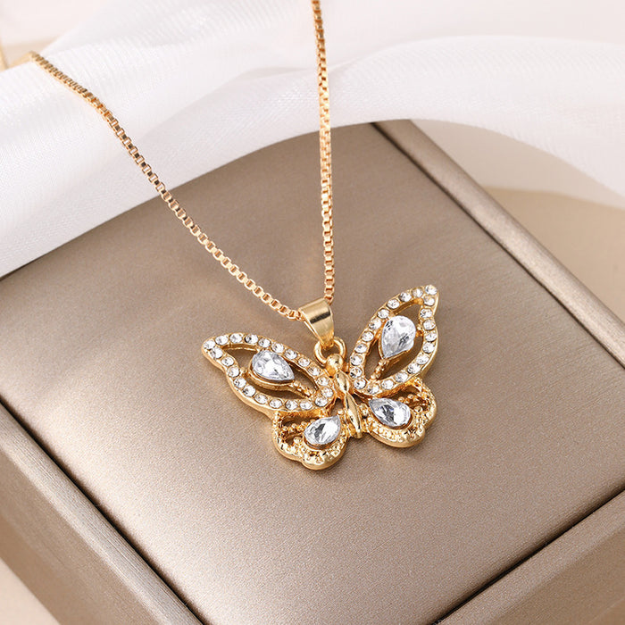 Wholesale Exaggerated alloy diamond inlaid pendant, niche and versatile butterfly necklace