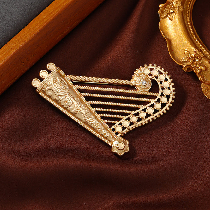 Wholesale Retro Baroque matte gold series cane bird cage Brooches Women's Small suit et pin accessories