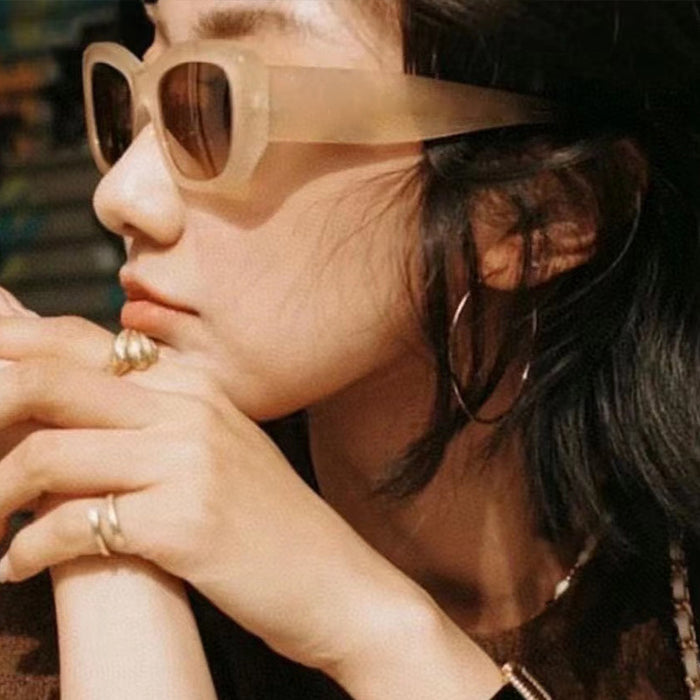 Wholesale Retro cat eye sunglasses, new minimalist square glasses for street photography, UV resistant fashionable sunglasses