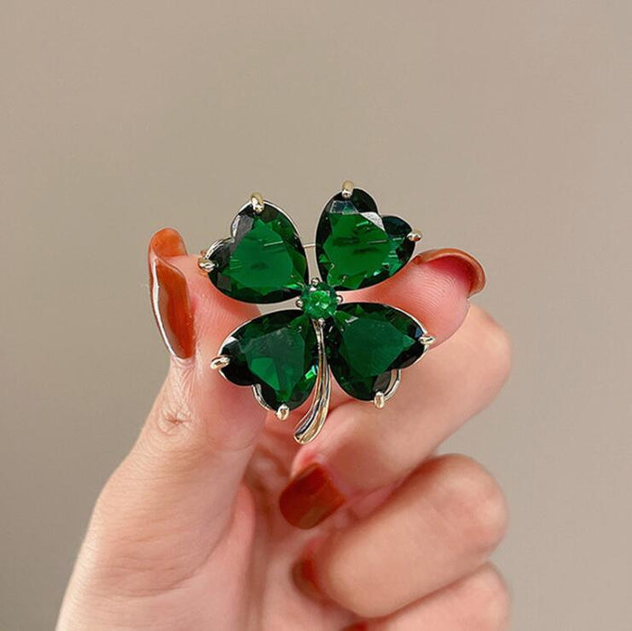 Wholesale Four leaf clover brooch, high-end crystal temperament brooch, exquisite niche accessory