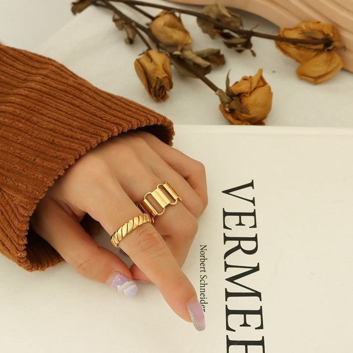 Wholesale Light luxury and fashionable geometric ring, titanium steel gold-plated retro hand jewelry
