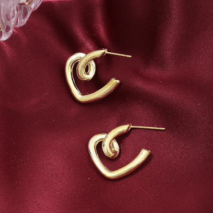 Wholesale New niche design heart shaped earrings for women with high-end temperament, heart-shaped earrings and earrings