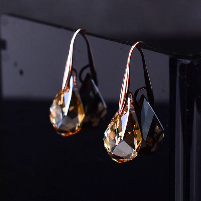 Wholesale Stylish and dazzling crystal earrings