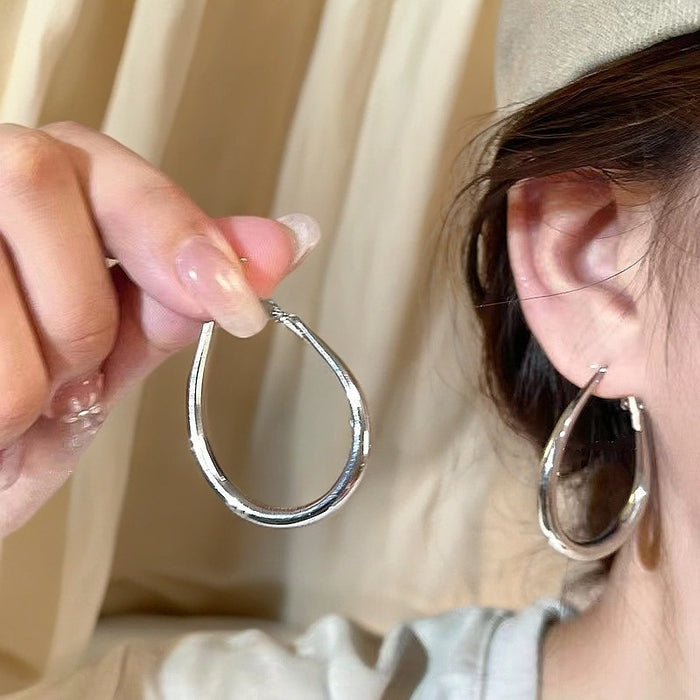 Wholesale Plain ring earrings, light luxury temperament, exaggerated earrings, silver needle earrings