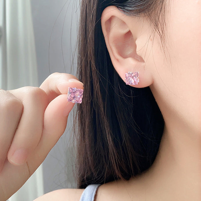 Wholesale Ear hole four claw block zircon niche minimalist temperament new light luxury commuting earring wholesale