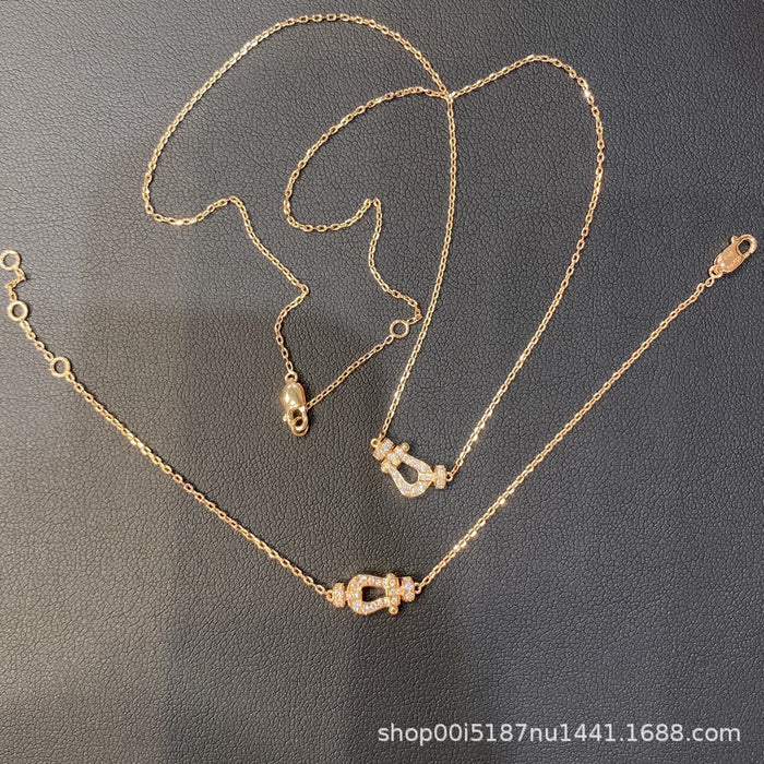 Wholesale Necklace, bracelet, women's simple, light luxury temperament, diamond inlaid small pendant, collarbone chain