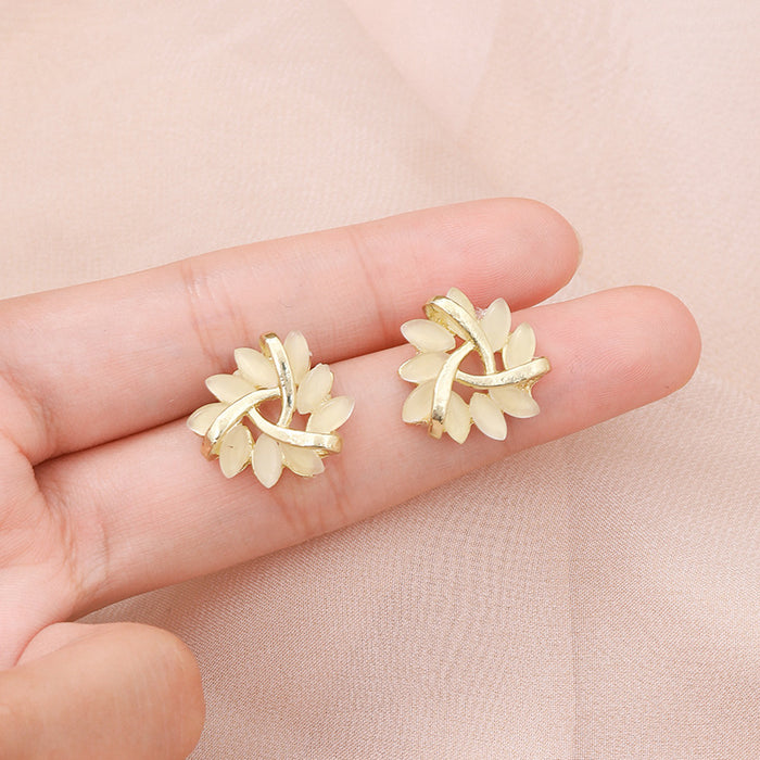 Wholesale S925 Silver Pin Cat's Eye Stone French Petal Ear Studs Female