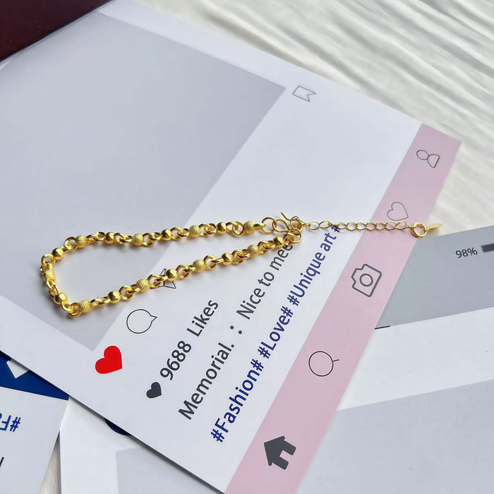 Wholesale Golden Lucky Grass Bracelet for Women, Four Leaf Flower Retro, niche design, high-end feeling, Four Leaf Grass Love, Wealth Attraction Bracelet