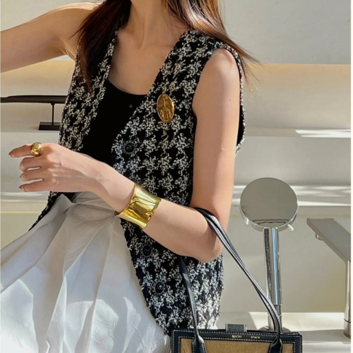 Wholesale Open mouth bracelet for women, niche, light luxury, high-end, exaggerated, couple's bracelet, arm ring, bracelet