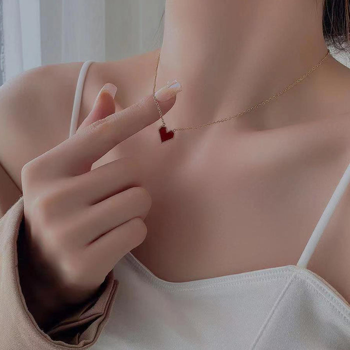 Wholesale Necklace, heart-shaped collarbone chain design, light luxury style, peach heart accessory