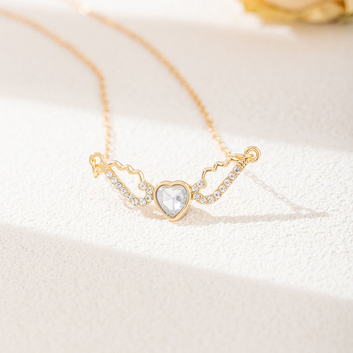 Wholesale New Fashion Jewelry with Diamond Wings Pendant, Versatile Love Necklace, Alloy Sweater Chain