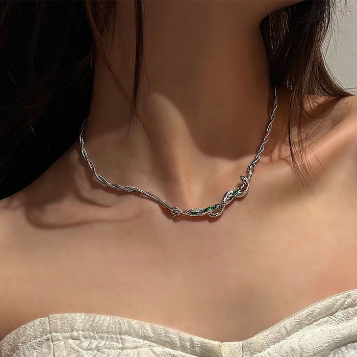 Wholesale Necklace hot girl style personalized clavicle chain high-end snake necklace