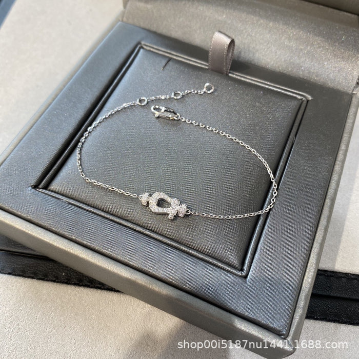 Wholesale Necklace, bracelet, women's simple, light luxury temperament, diamond inlaid small pendant, collarbone chain