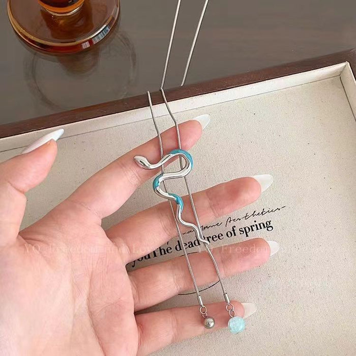 Wholesale Minimalist silver heart pendant necklace, women's light luxury high-end feel, long sweater chain accessory