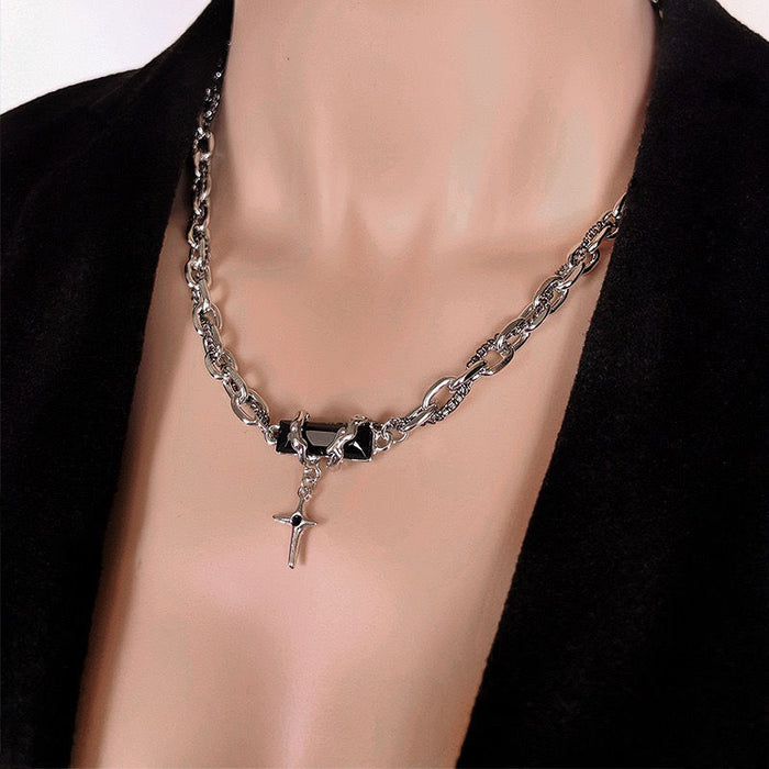 Wholesale Design a niche black gemstone men's hip-hop wrapped necklace, stylish and versatile high street high-end collarbone chain