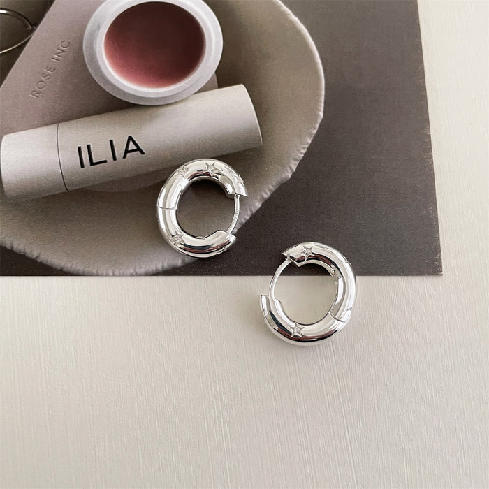 Wholesale Simple and versatile temperament silver needle ear buckle light luxury personalized earrings