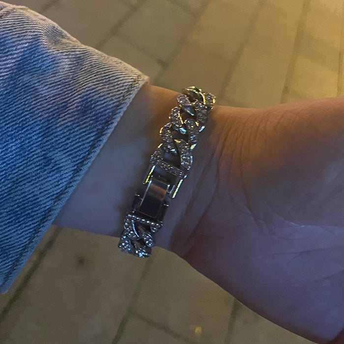 Wholesale Diamond-encrusted Cuban chain