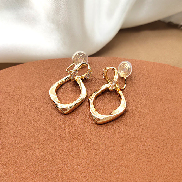 Wholesale Temperament earrings, gold earrings, niche design, light and high-end earrings
