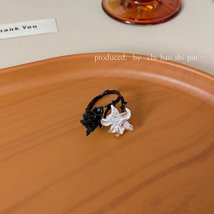 Wholesale The ring is a niche, luxurious, high-end, personalized and unique ring