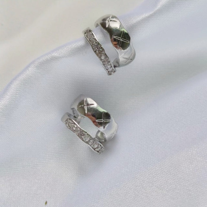 Wholesale Light luxury trendy flu wave double-layer geometric earrings without ear holes, elegant ear bone clip earrings