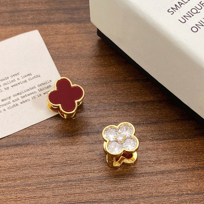 Wholesale Black Lucky Flower Small and Exquisite Stud Earrings