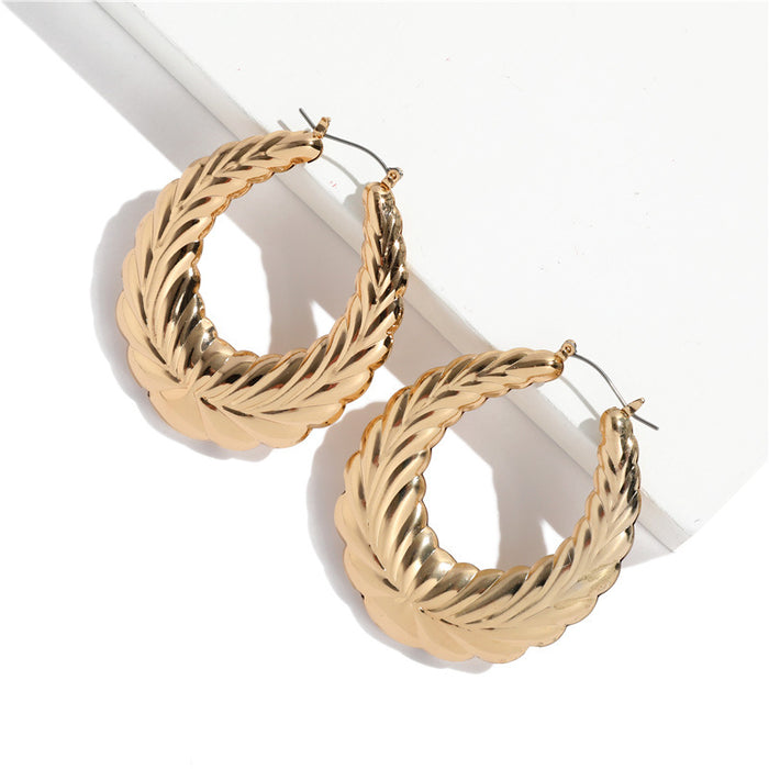 Wholesale Oversized patterned earrings with exaggerated golden circle earrings