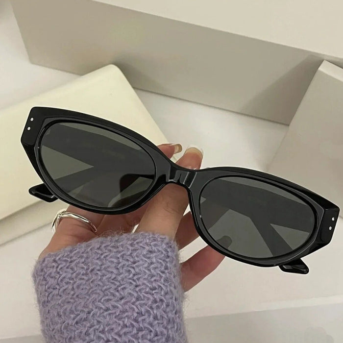 Wholesale Retro narrow frame small frame sunglasses, high-end street photography, UV resistant sunglasses