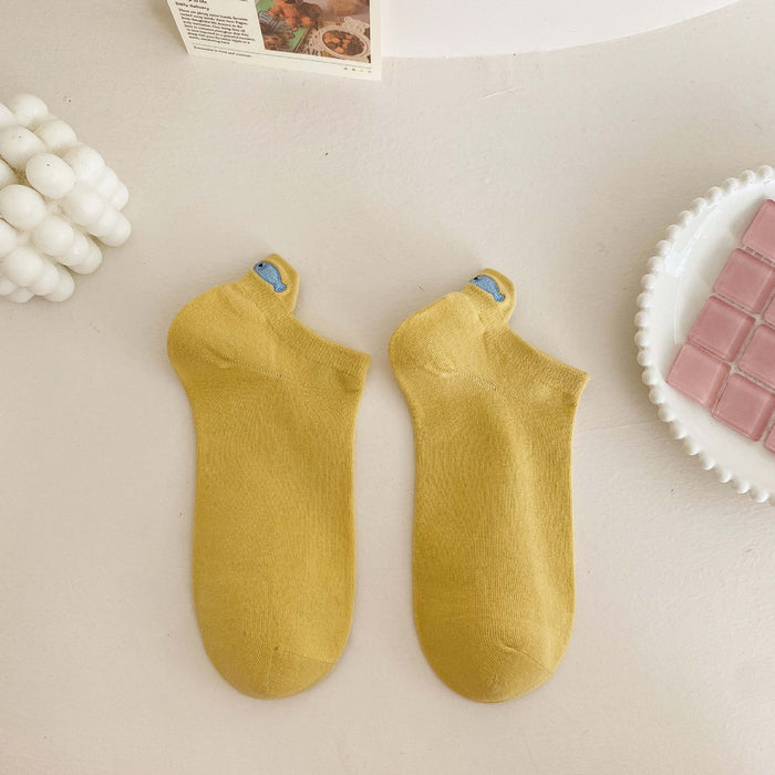 Wholesale Cotton thin sweat absorbing socks with boneless solid color short socks and cartoon embroidery boat socks for heel protection