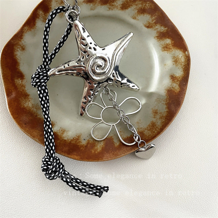 Wholesale Minimalist Star Flower Necklace Design Bag Charm Keychain Accessory