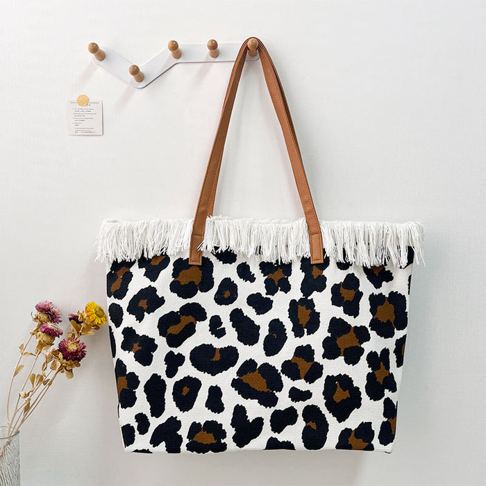 Wholesale New tassel leopard print shoulder bag, large capacity, versatile, fashionable with zipper bag, beach bag, women's tote bag