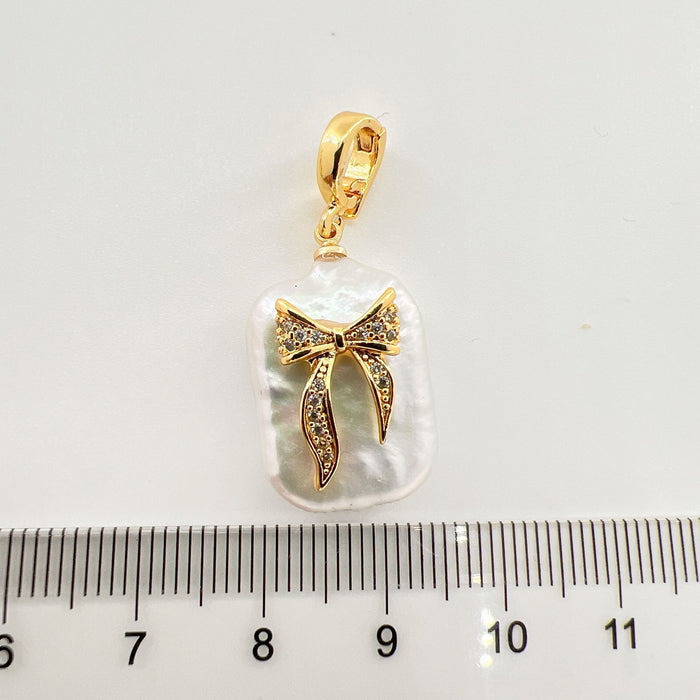 Wholesale Gold Plated Copper Pendant Butterfly Heart Motif Fashion Accessory