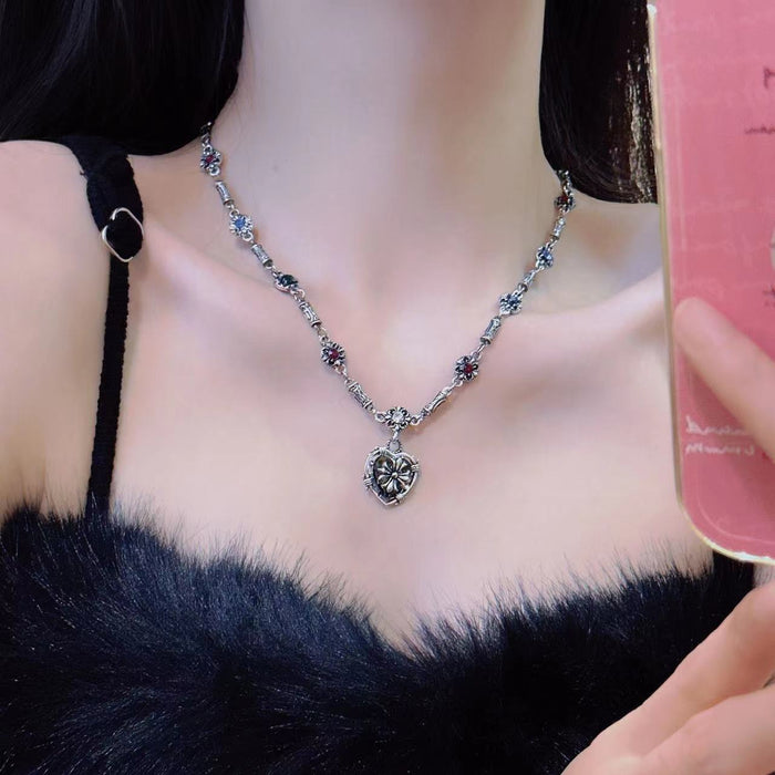 Wholesale Sweet and cool style with diamond studded heart, octagonal star necklace, female creative design, collarbone chain, cool style, sweater chain, trendy