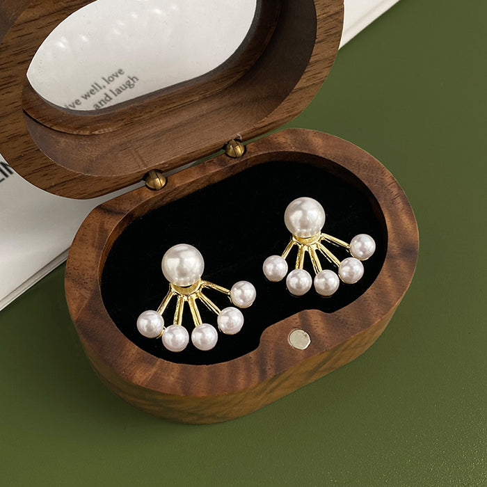 Wholesale Flower earrings, niche and versatile, pearl earrings, silver needles, high-end design sense