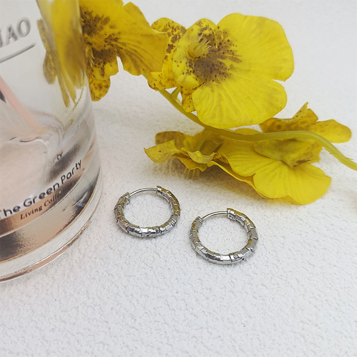 Wholesale Titanium steel earrings, gold-plated earrings, trendy and fashionable earrings, embossed circle earrings