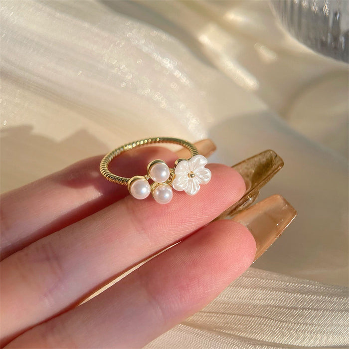 Wholesale Flower ring, female niche design, high-end temperament, pearl index finger ring, fashionable and personalized ring