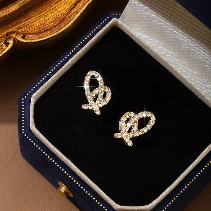 Wholesale Love earrings for women, small and exquisite earrings, gentle and versatile temperament, peach heart earrings, simple and full of diamonds, heart-shaped earrings for women