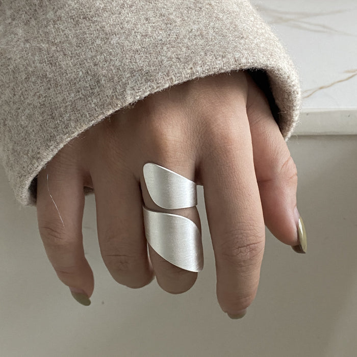 Wholesale Silver brushed frosted open index finger ring with a cool design and exaggerated personality, irregular ring