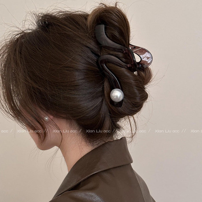 Wholesale Wave pearl large hair clip at the back of the head hair clip, new high-end temperament shark clip hair accessory