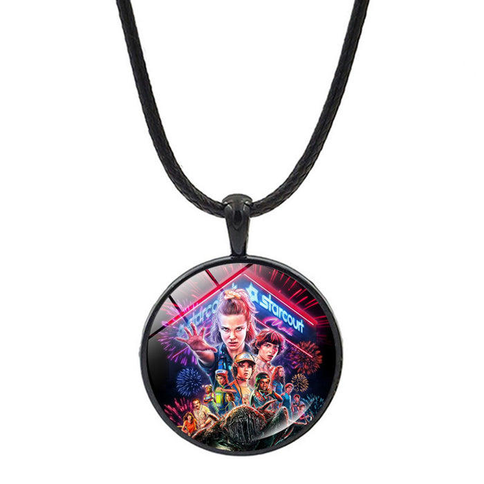 Wholesale Film themed fashionable round iron alloy pendant necklace