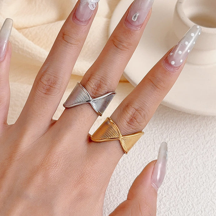 Wholesale Elegant design with textured openwork  a unique and minimalist stainless steel ring