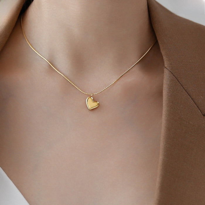 Wholesale 18K Gold Plated Thin Chain Peach Heart Necklace Women's Love Pendant Collarbone Chain Accessories