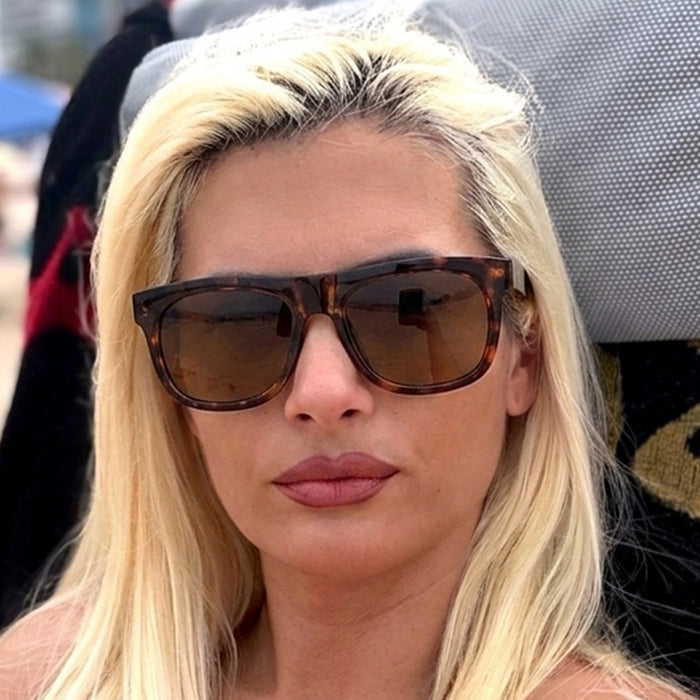 Wholesale Classic Square Retro Sunglasses UV400 Black Frame Gray Lens Modern Fashion Accessory