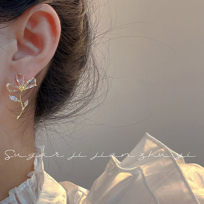 Wholesale Silver needle simple style leaf earrings,  personalized high-end design earrings forest earrings for women