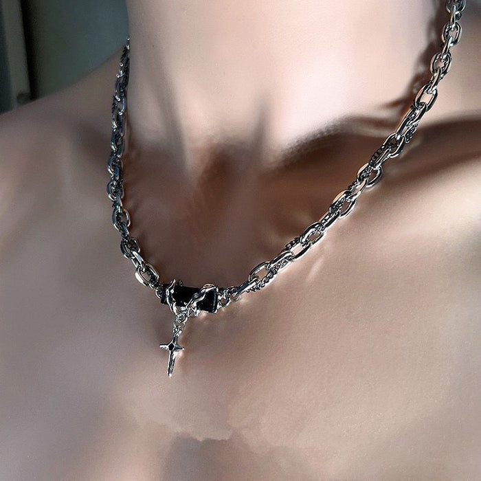 Wholesale Design a niche black gemstone men's hip-hop wrapped necklace, stylish and versatile high street high-end collarbone chain