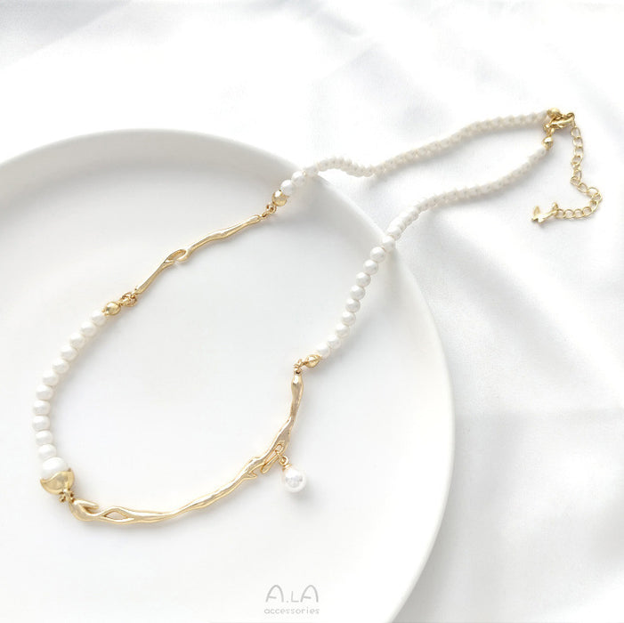 Wholesale Pearl necklace for women, light luxury, niche design, high-end feeling, collarbone chain, retro necklace, sweater chain, accessory