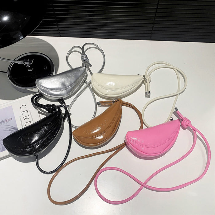 Wholesale Children's bag new niche design retro oil wax leather mini horn bag texture hanging neck key coin purse